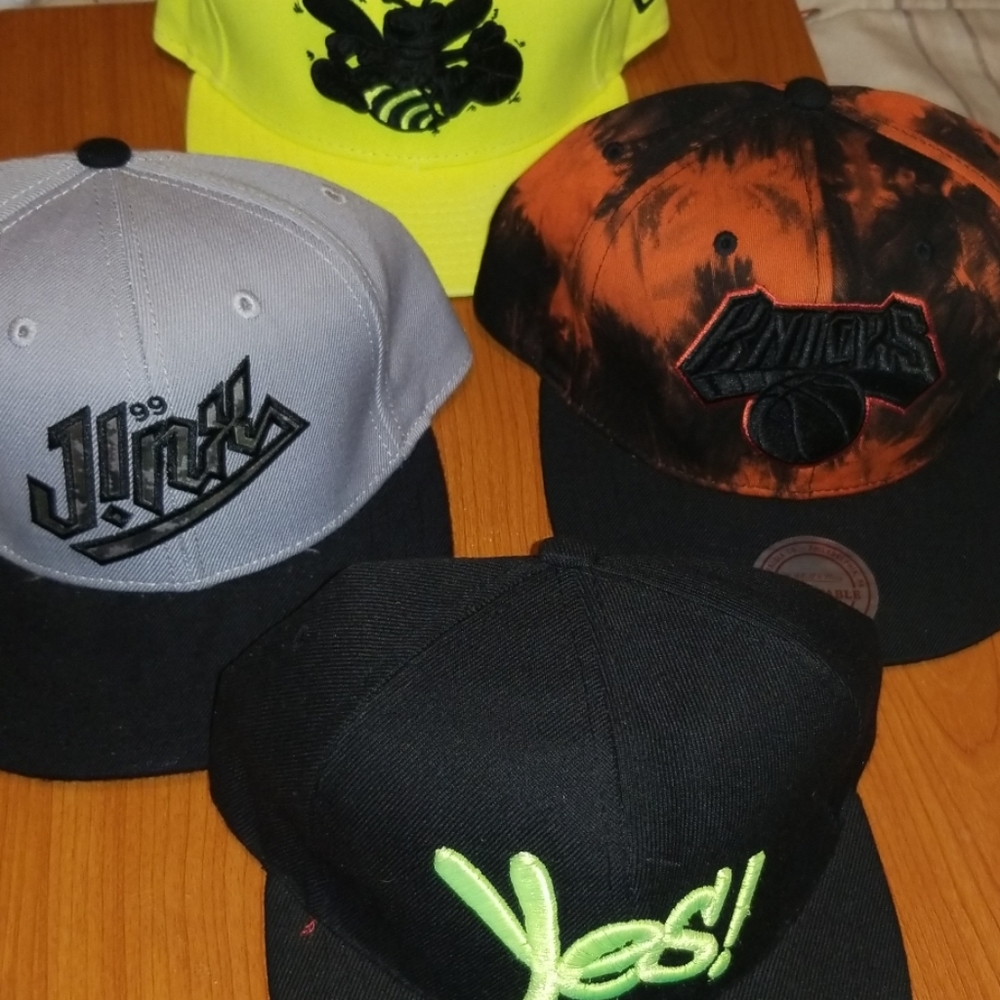 4 snap $20 each blk/neon,neon blk, orange blk/blk
